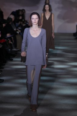 model yürür pist marc jacobs