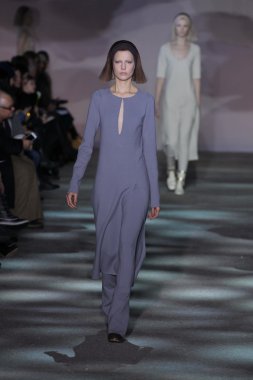 model yürür pist marc jacobs