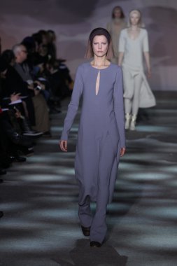 model yürür pist marc jacobs