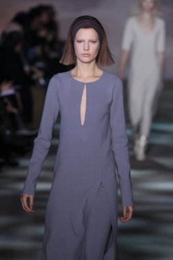 model yürür pist marc jacobs