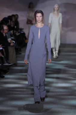 model yürür pist marc jacobs