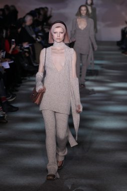 model yürür pist marc jacobs