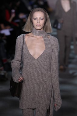 model yürür pist marc jacobs