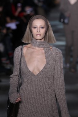 model yürür pist marc jacobs