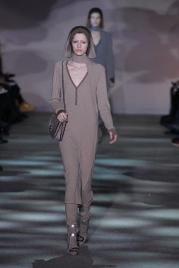 model yürür pist marc jacobs