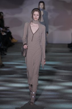 model yürür pist marc jacobs