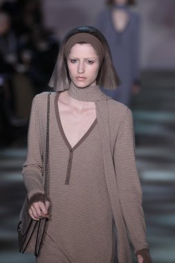model yürür pist marc jacobs
