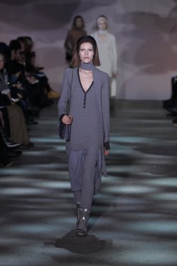 model yürür pist marc jacobs