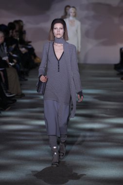 model yürür pist marc jacobs