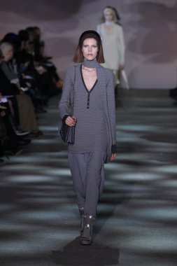 model yürür pist marc jacobs