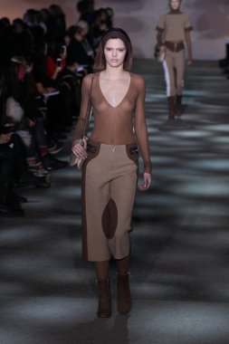 model yürür pist marc jacobs