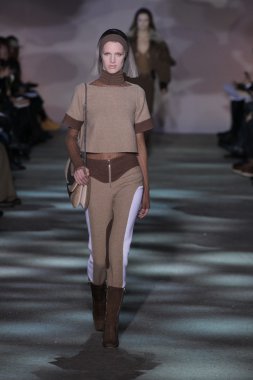 model yürür pist marc jacobs