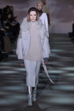 model yürür pist marc jacobs