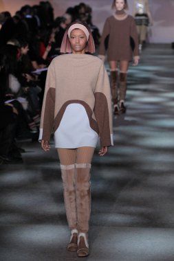 model yürür pist marc jacobs