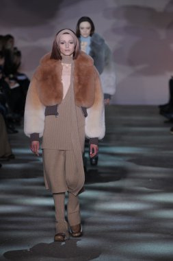 model yürür pist marc jacobs