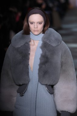 model yürür pist marc jacobs