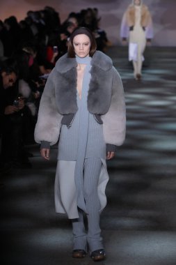 model yürür pist marc jacobs