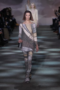 model yürür pist marc jacobs