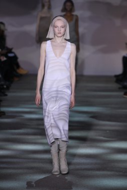 model yürür pist marc jacobs