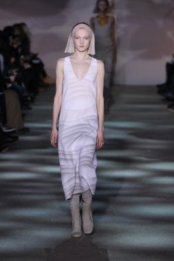 model yürür pist marc jacobs