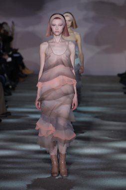 model yürür pist marc jacobs