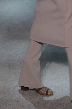 model yürür pist marc jacobs