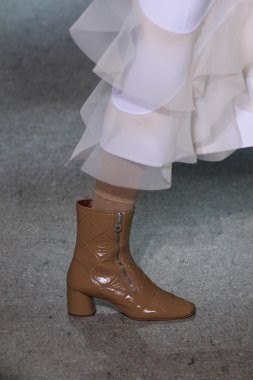 model yürür pist marc jacobs