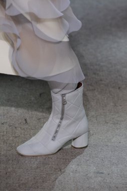 model yürür pist marc jacobs