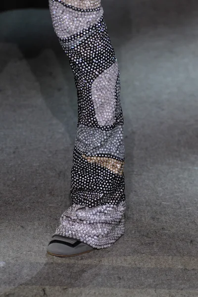 Modelo camina pasarela en Marc Jacobs — Foto de Stock