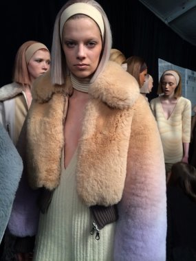 modeller, kuliste de marc jacobs defile