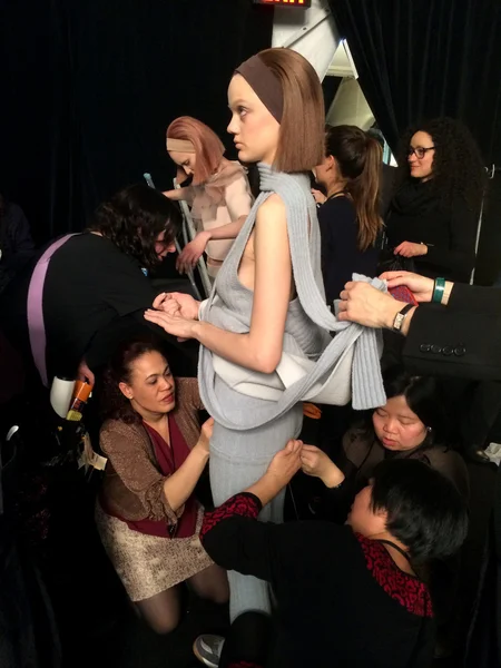 Modeller på backstage på marc jacobs modevisning — Stockfoto