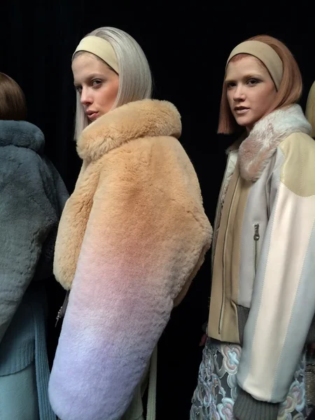 Models at backstage at Marc Jacobs fashion show — Stock Photo, Image