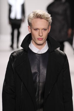 Tasarımcı denetim sektörü elbise modeli