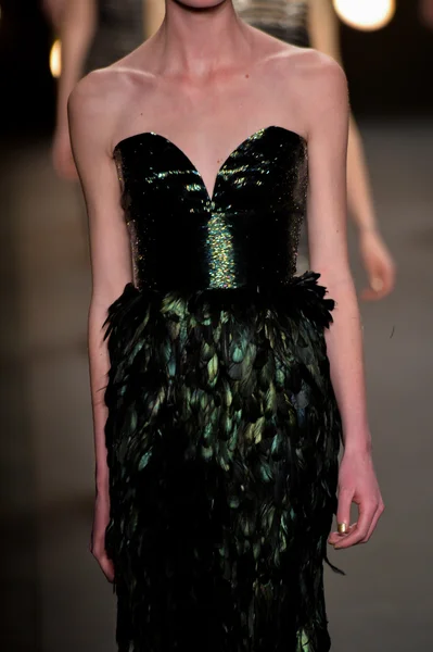 Model walks runway at Naeem Khan Collection — Stock Photo, Image