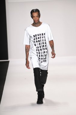 Tasarımcı denetim sektörü elbise modeli