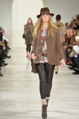 model, ralph lauren defile
