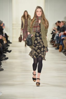 model, ralph lauren defile