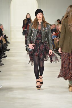 model, ralph lauren defile