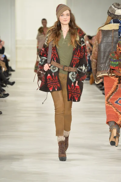 Model at the Ralph Lauren fashion show — Stock Photo, Image