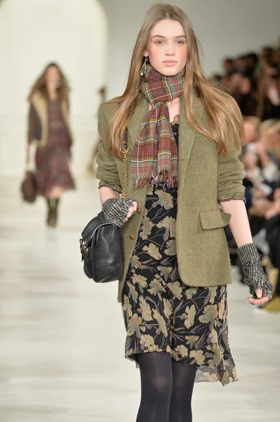 Model at the Ralph Lauren fashion show — Stock Photo, Image