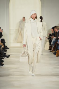 Karlie, kloss ralph lauren defile