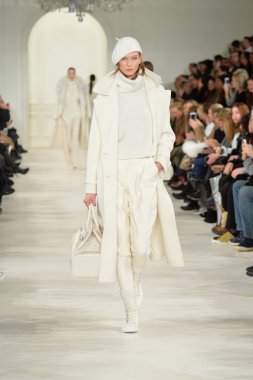 Karlie, kloss ralph lauren defile