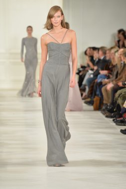 Karlie, kloss ralph lauren defile