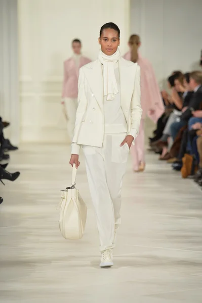 Model at Ralph Lauren fashion show — Stock Photo, Image