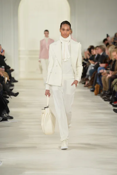 Model at Ralph Lauren fashion show — Stock Photo, Image