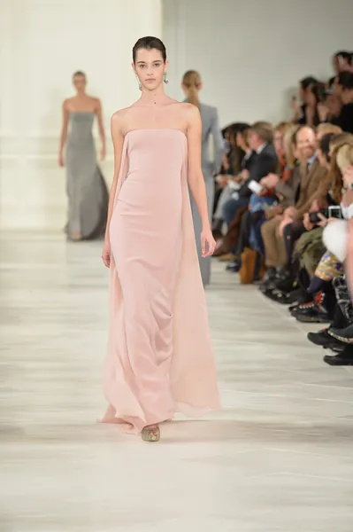 Model walks runway at Ralph Lauren show — Stock Photo, Image