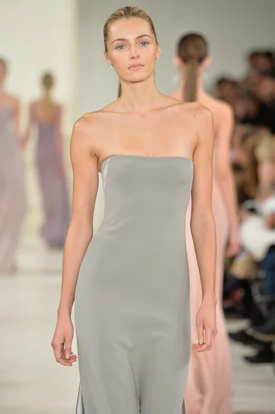 Model na pokazie mody Ralph Lauren — Zdjęcie stockowe