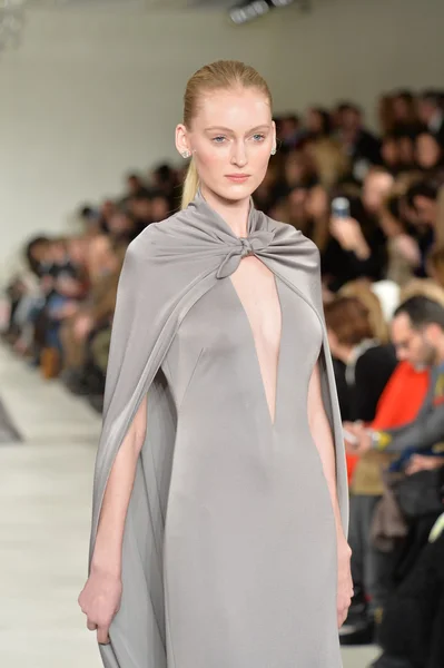 Модель на модном показе Ральфа Лорена — стоковое фото