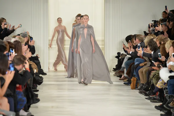 Modelos en Ralph Lauren desfile de moda —  Fotos de Stock