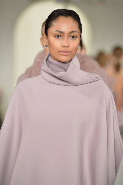 Model at Ralph Lauren fashion show — Stock Photo, Image